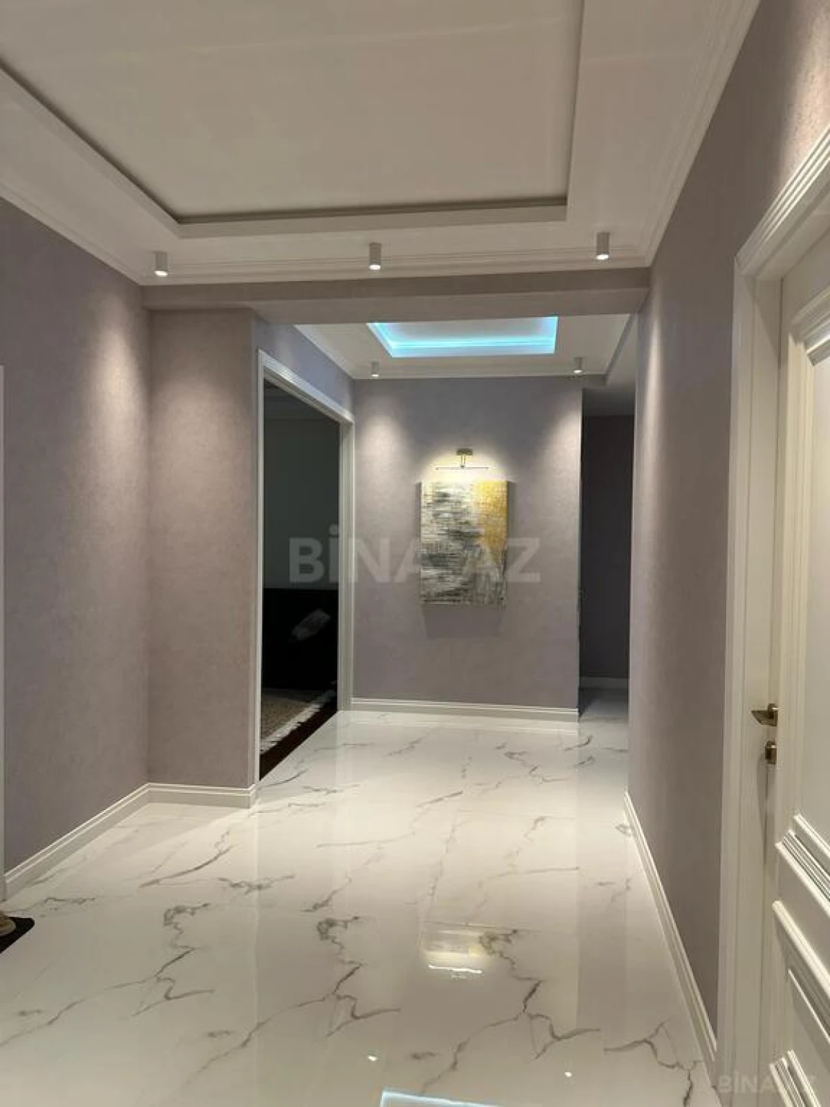 Satılır 4 otaqlı mənzil 144 m²