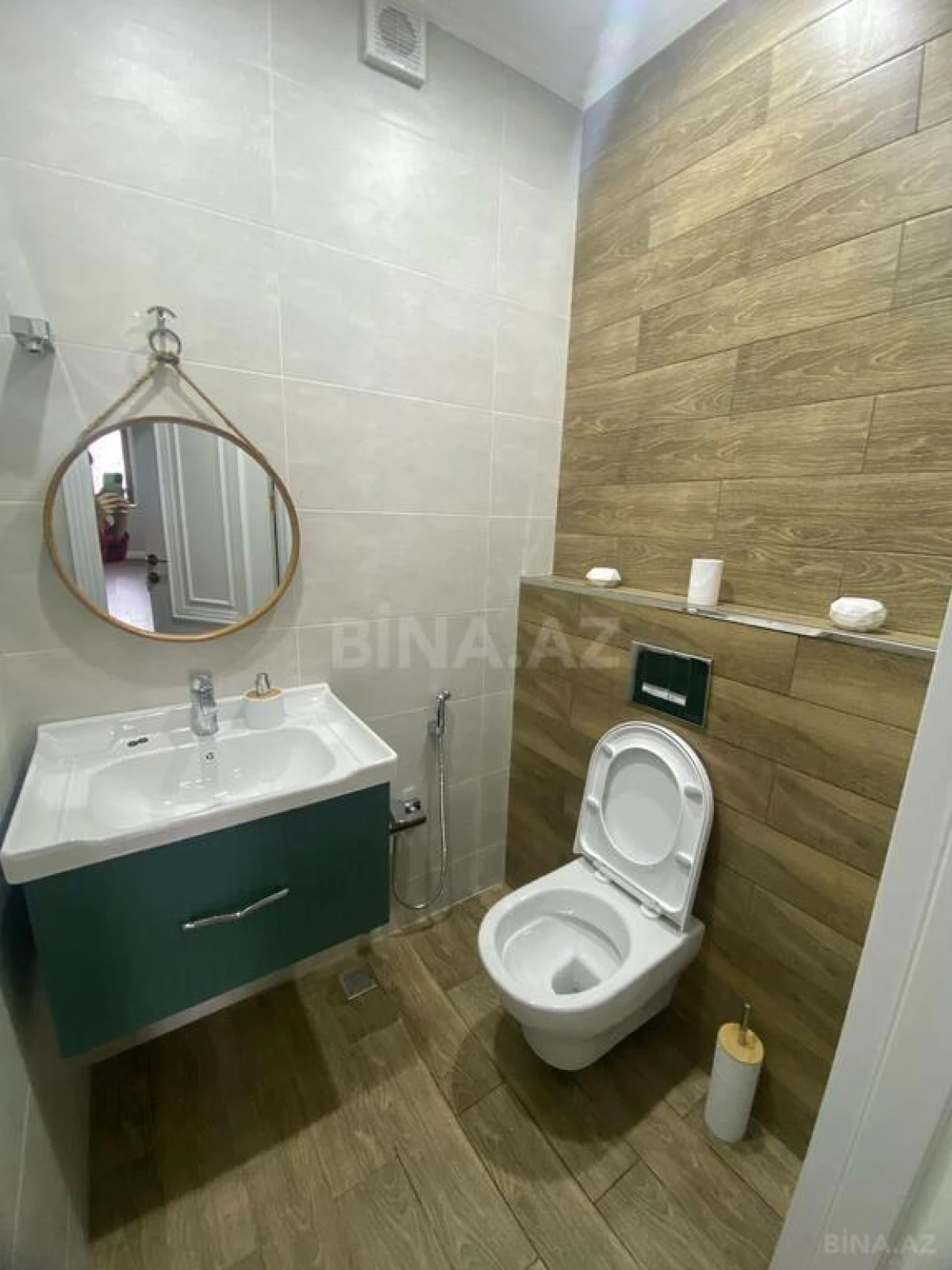 Satılır 4 otaqlı mənzil 144 m²