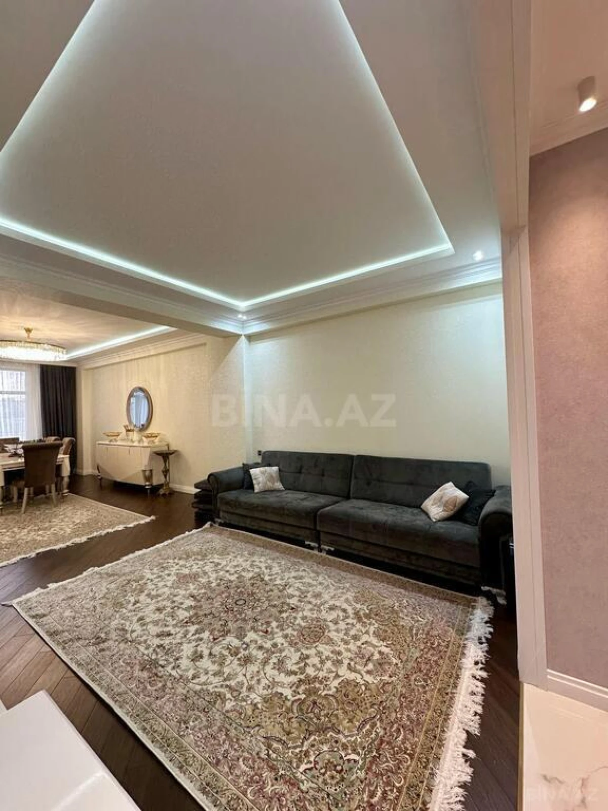 Satılır 4 otaqlı mənzil 144 m²