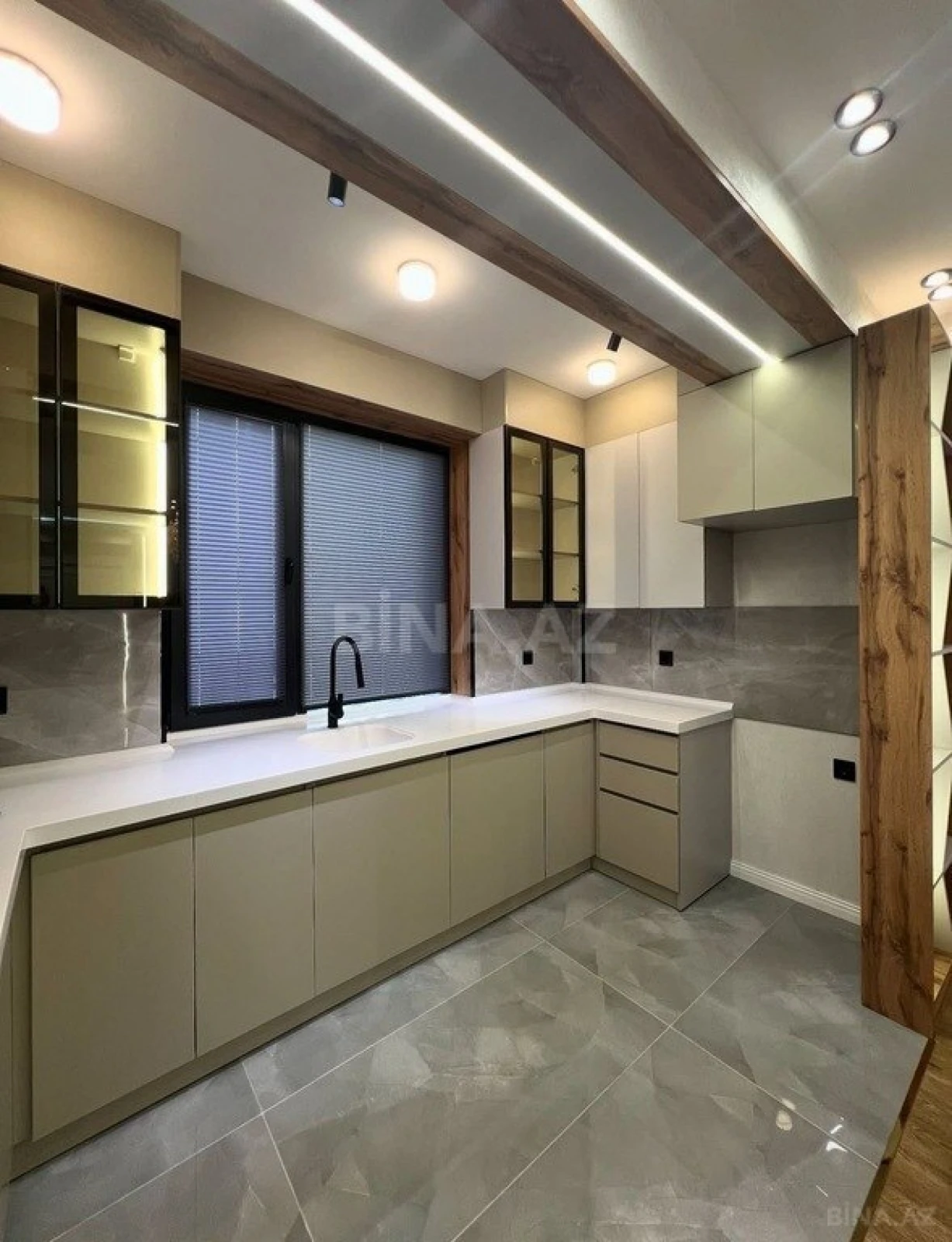 Satılır 3 otaqlı mənzil 101 m²