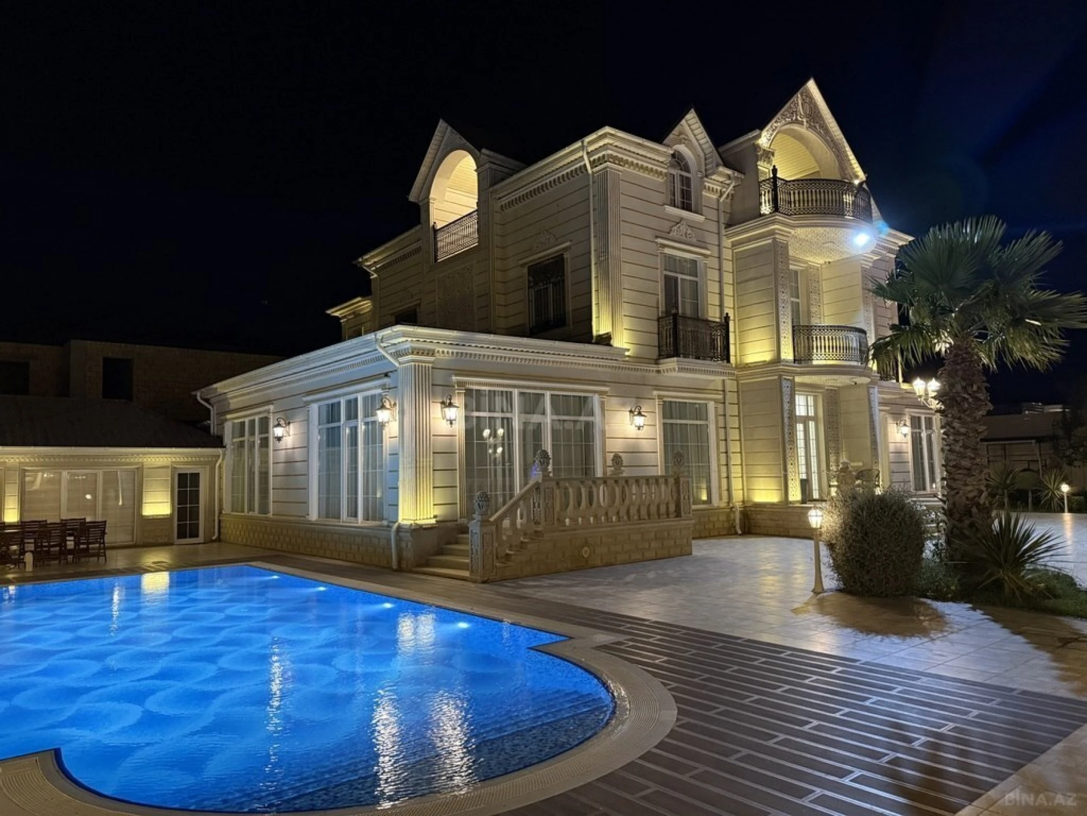 Satılır 7 otaqlı həyət evi 760 m²