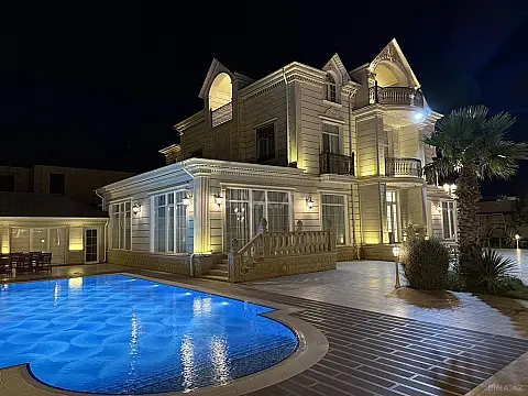 Satılır 7 otaqlı həyət evi 760 m²