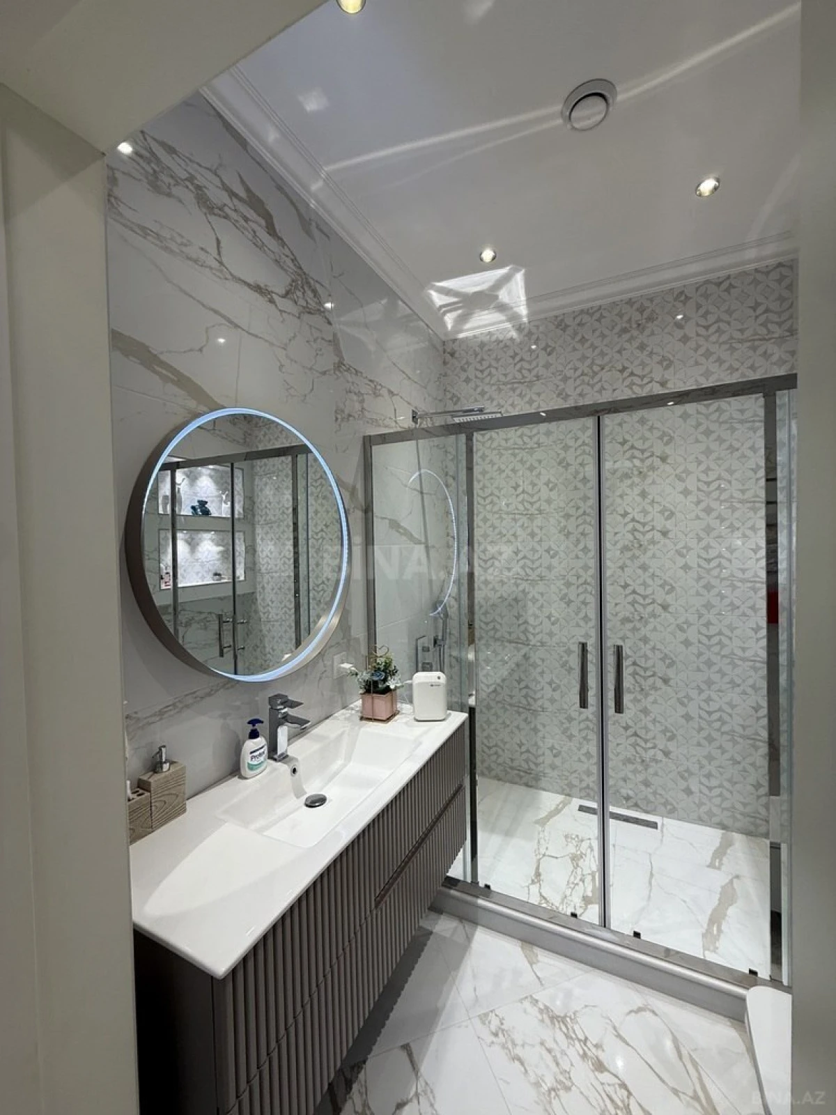 Satılır 7 otaqlı həyət evi 760 m²