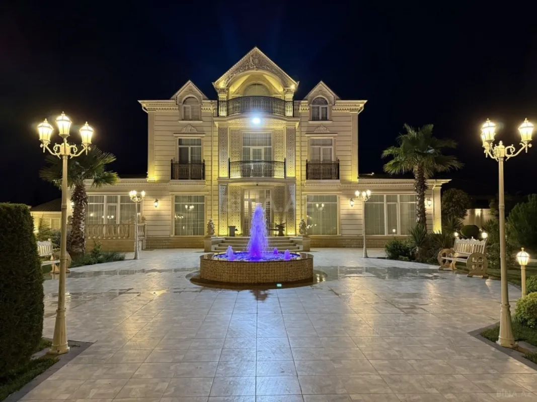 Satılır 7 otaqlı həyət evi 760 m²