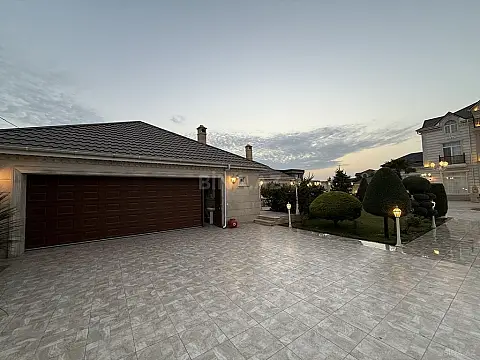 Satılır 7 otaqlı həyət evi 760 m²