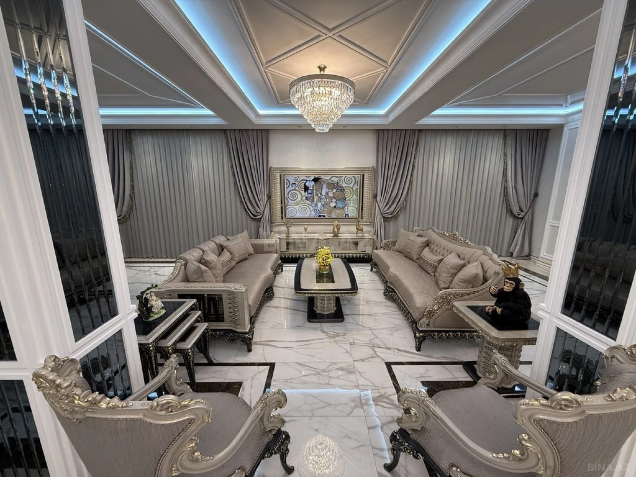 Satılır 7 otaqlı həyət evi 760 m²