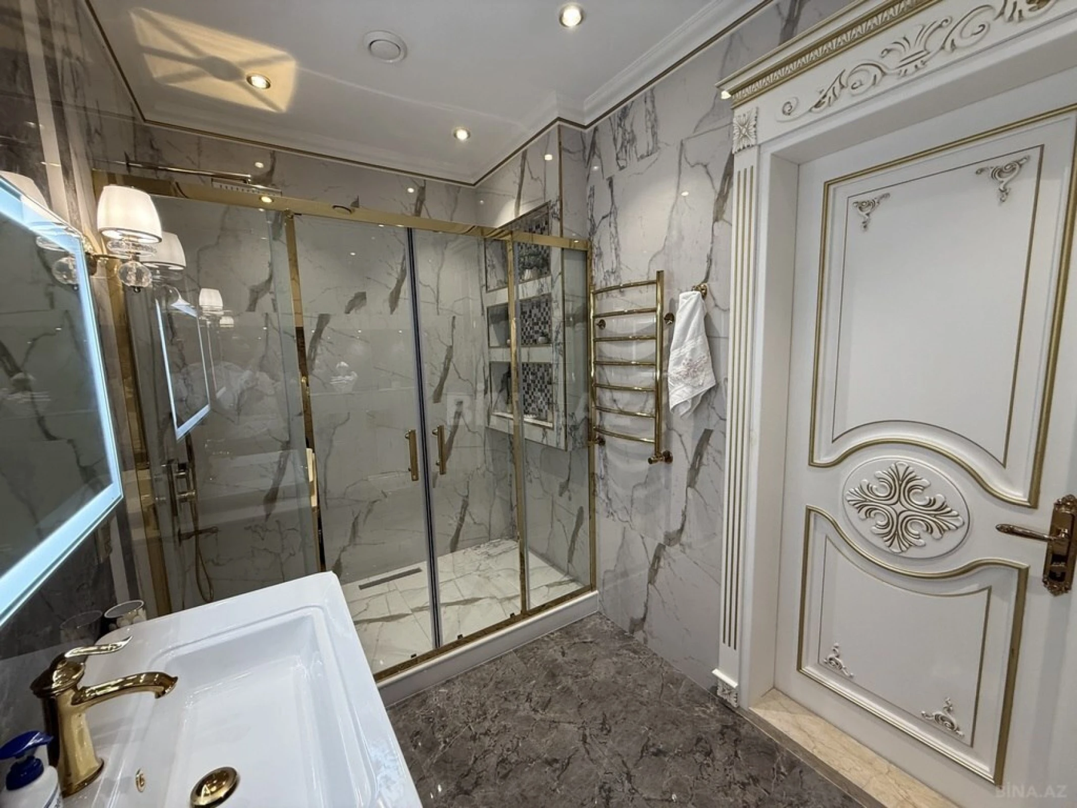 Satılır 7 otaqlı həyət evi 760 m²