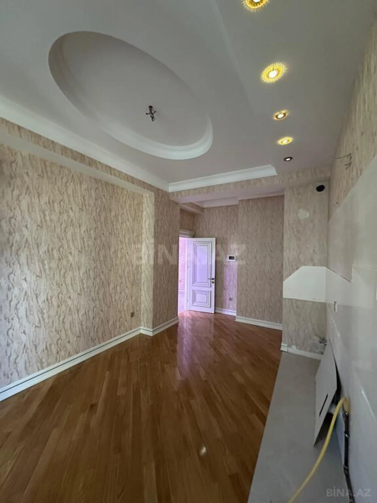 Satılır 3 otaqlı mənzil 125 m²