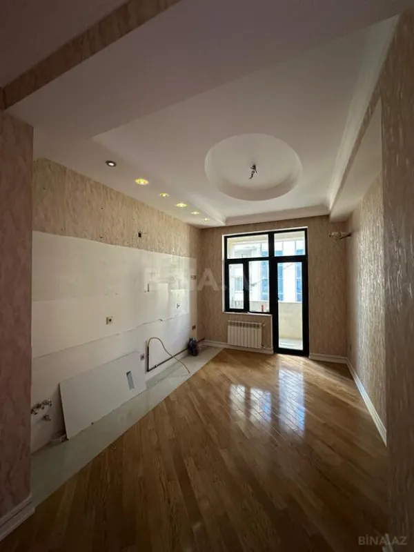 Satılır 3 otaqlı mənzil 125 m²