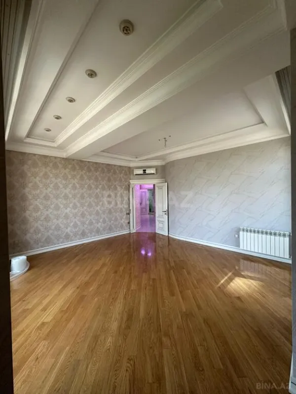 Satılır 3 otaqlı mənzil 125 m²