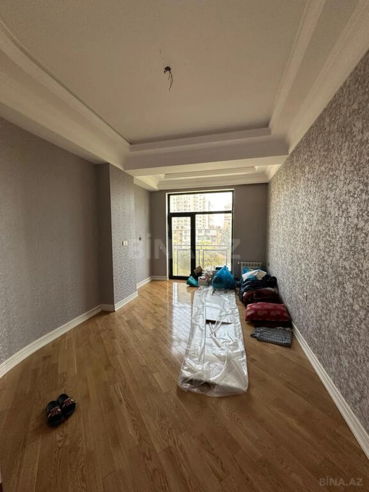 Satılır 3 otaqlı mənzil 125 m²