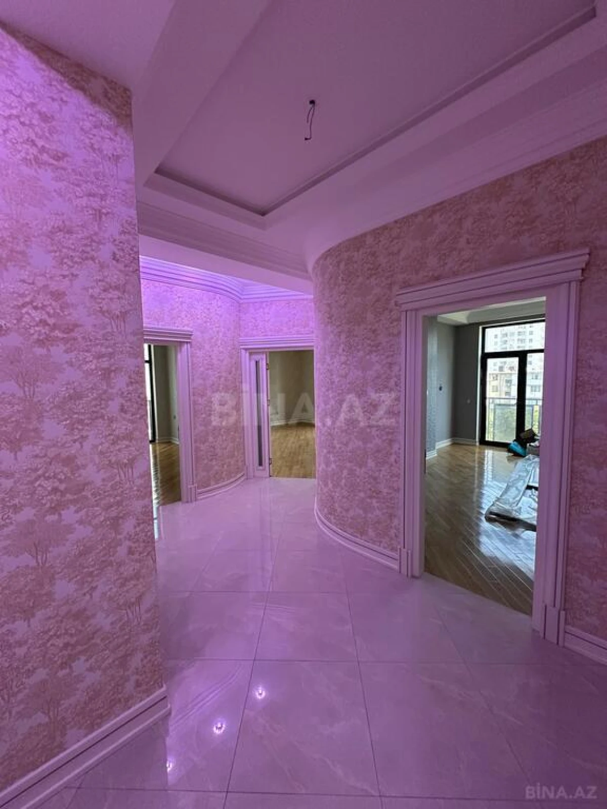 Satılır 3 otaqlı mənzil 125 m²