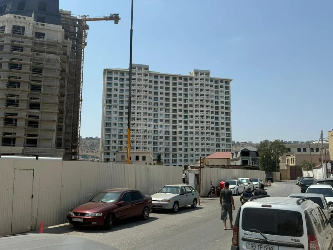 Satılır 4 otaqlı mənzil 157 m²