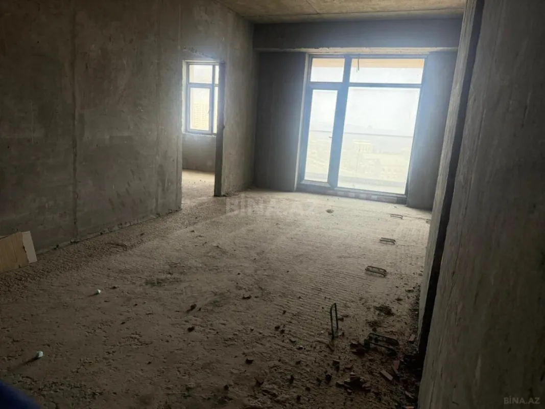 Satılır 4 otaqlı mənzil 157 m²