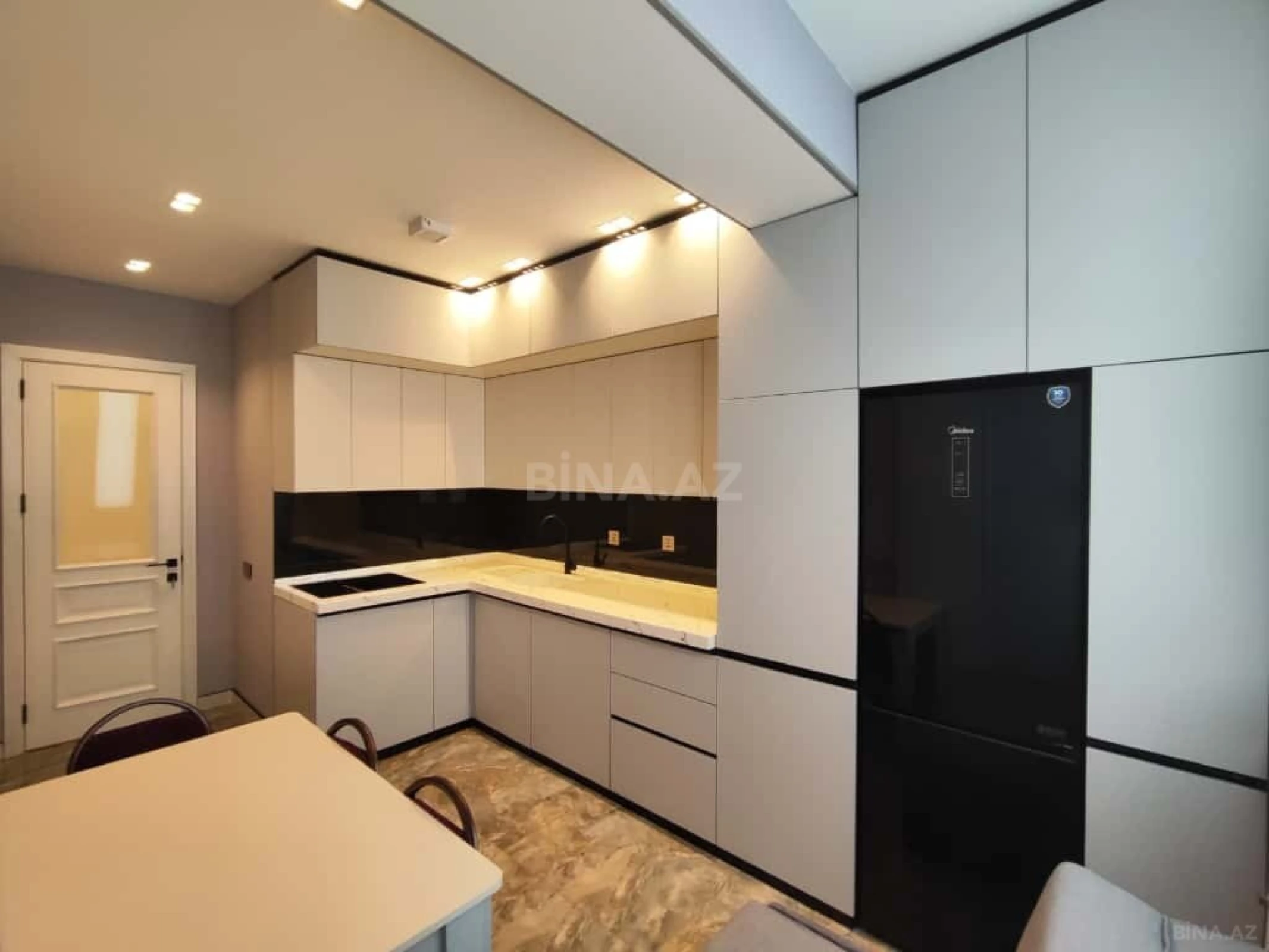 Satılır 3 otaqlı mənzil 73 m²