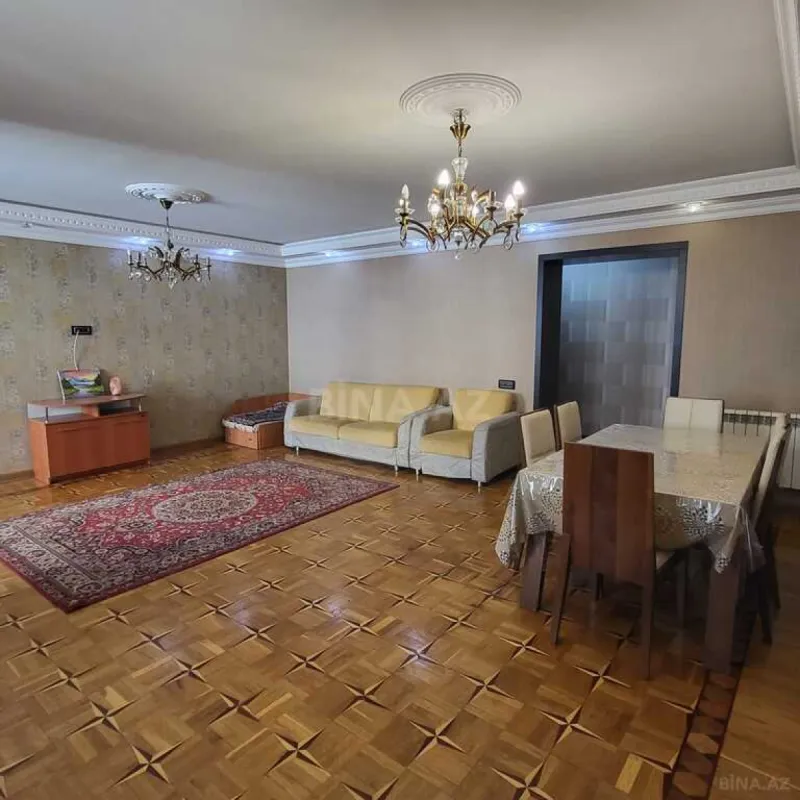 Satılır 4 otaqlı mənzil 110 m²