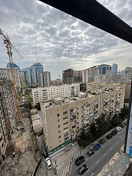Satılır 4 otaqlı mənzil 186.4 m²