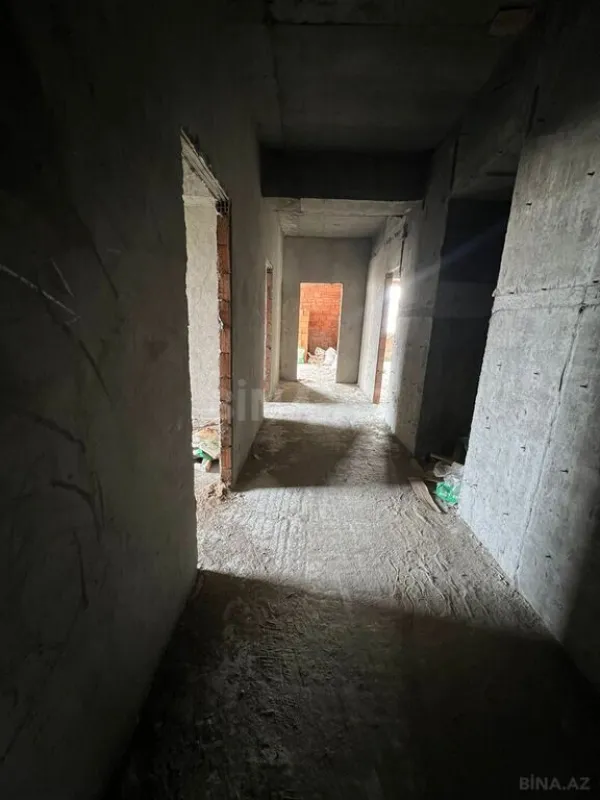 Satılır 4 otaqlı mənzil 186.4 m²