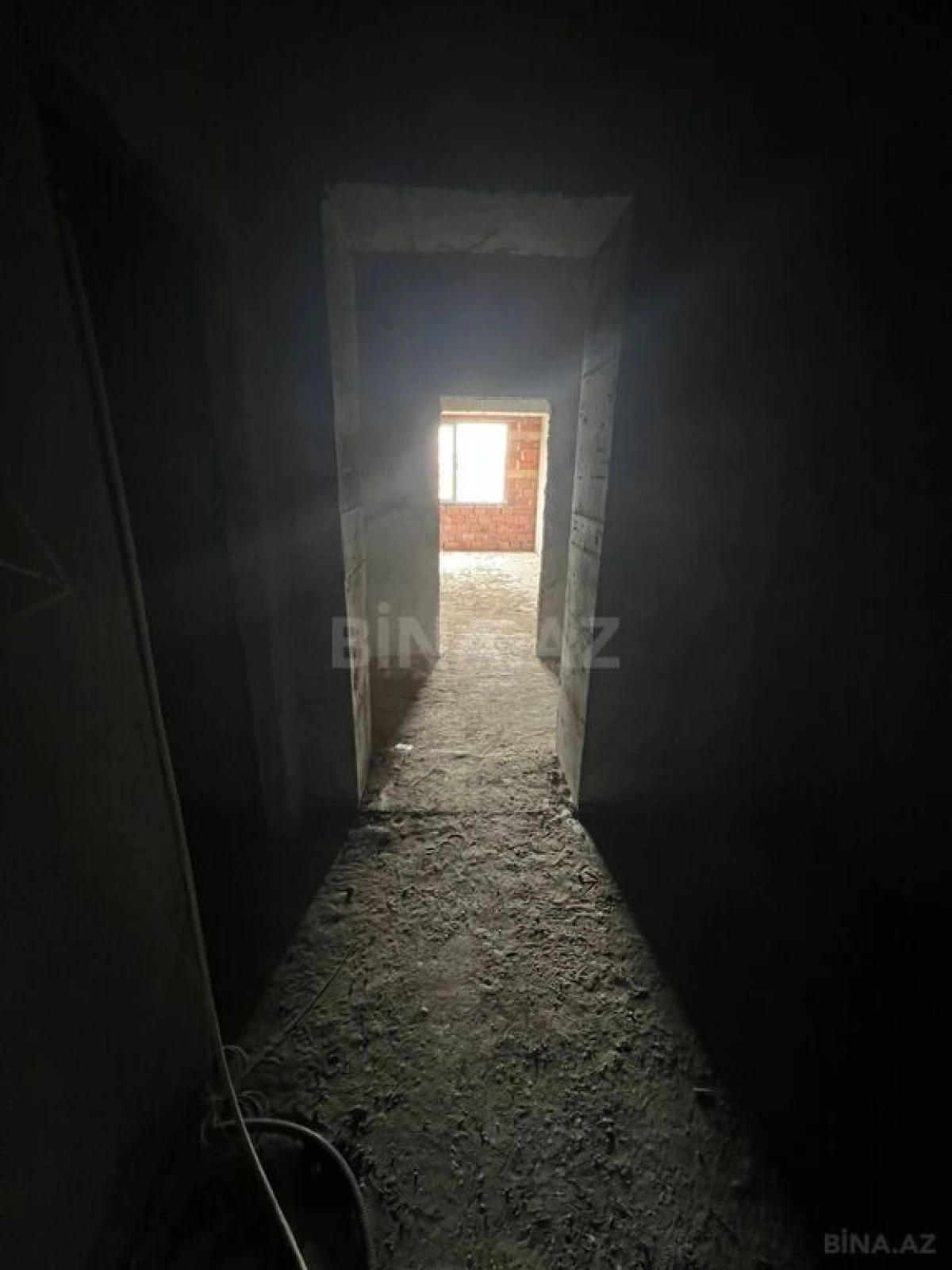 Satılır 4 otaqlı mənzil 186.4 m²