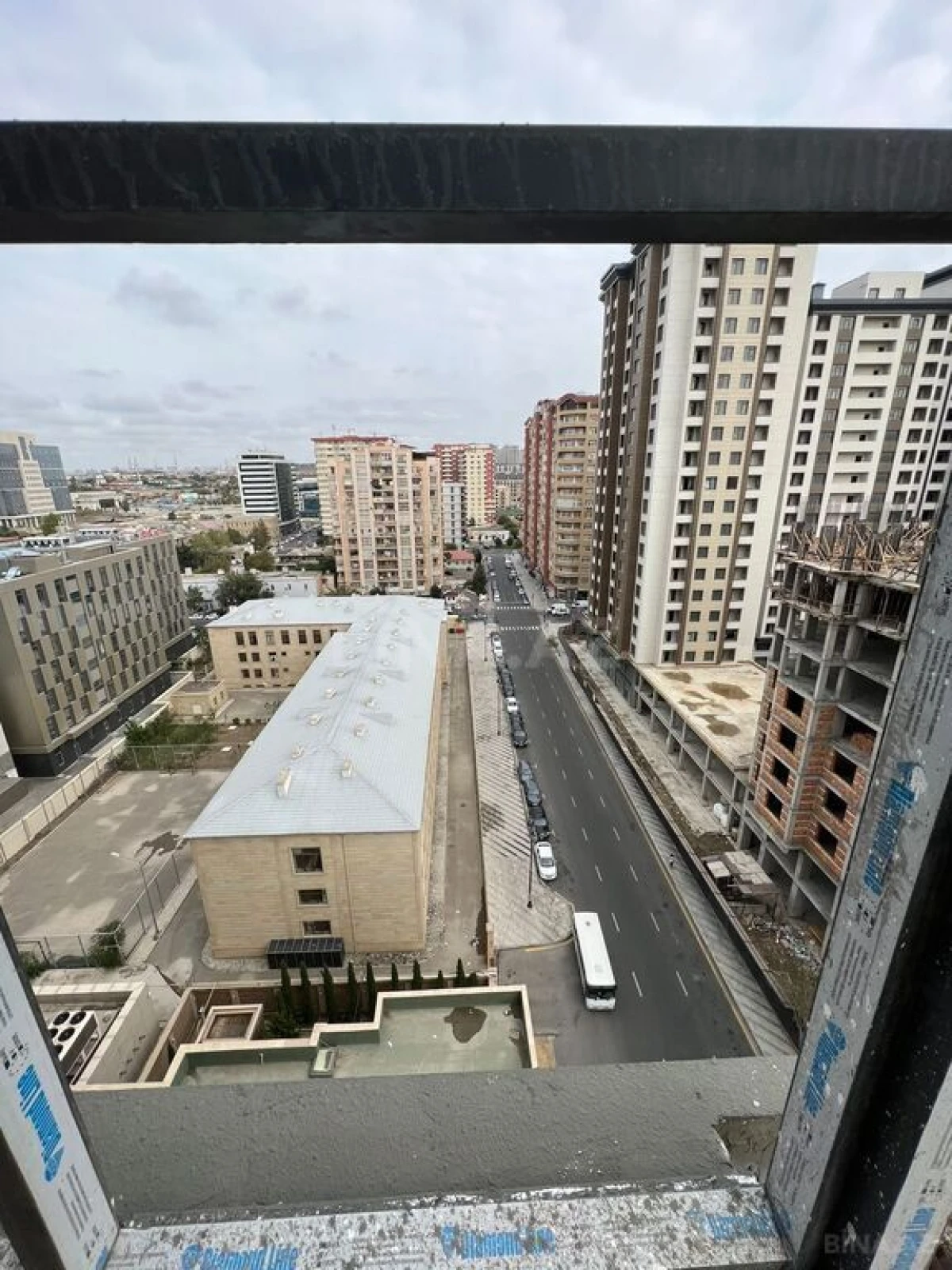 Satılır 4 otaqlı mənzil 186.4 m²