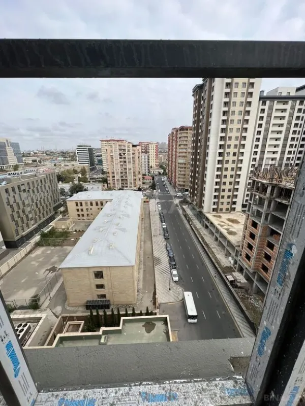 Satılır 4 otaqlı mənzil 186.4 m²