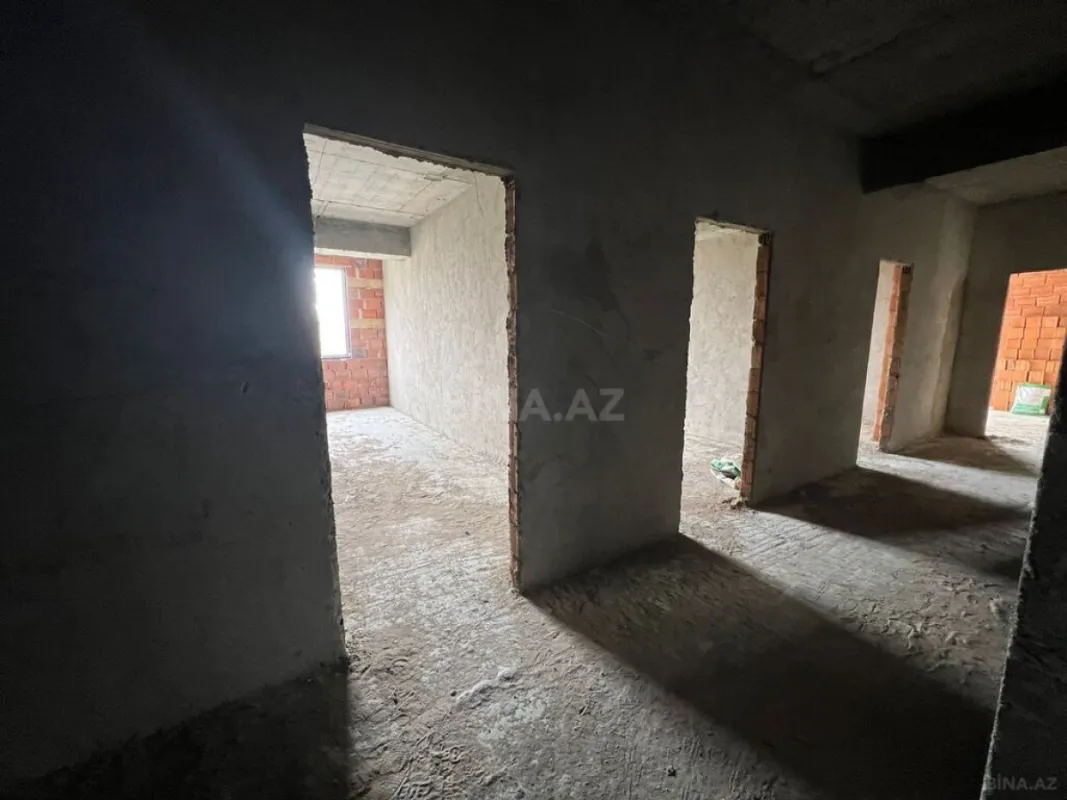 Satılır 4 otaqlı mənzil 186.4 m²