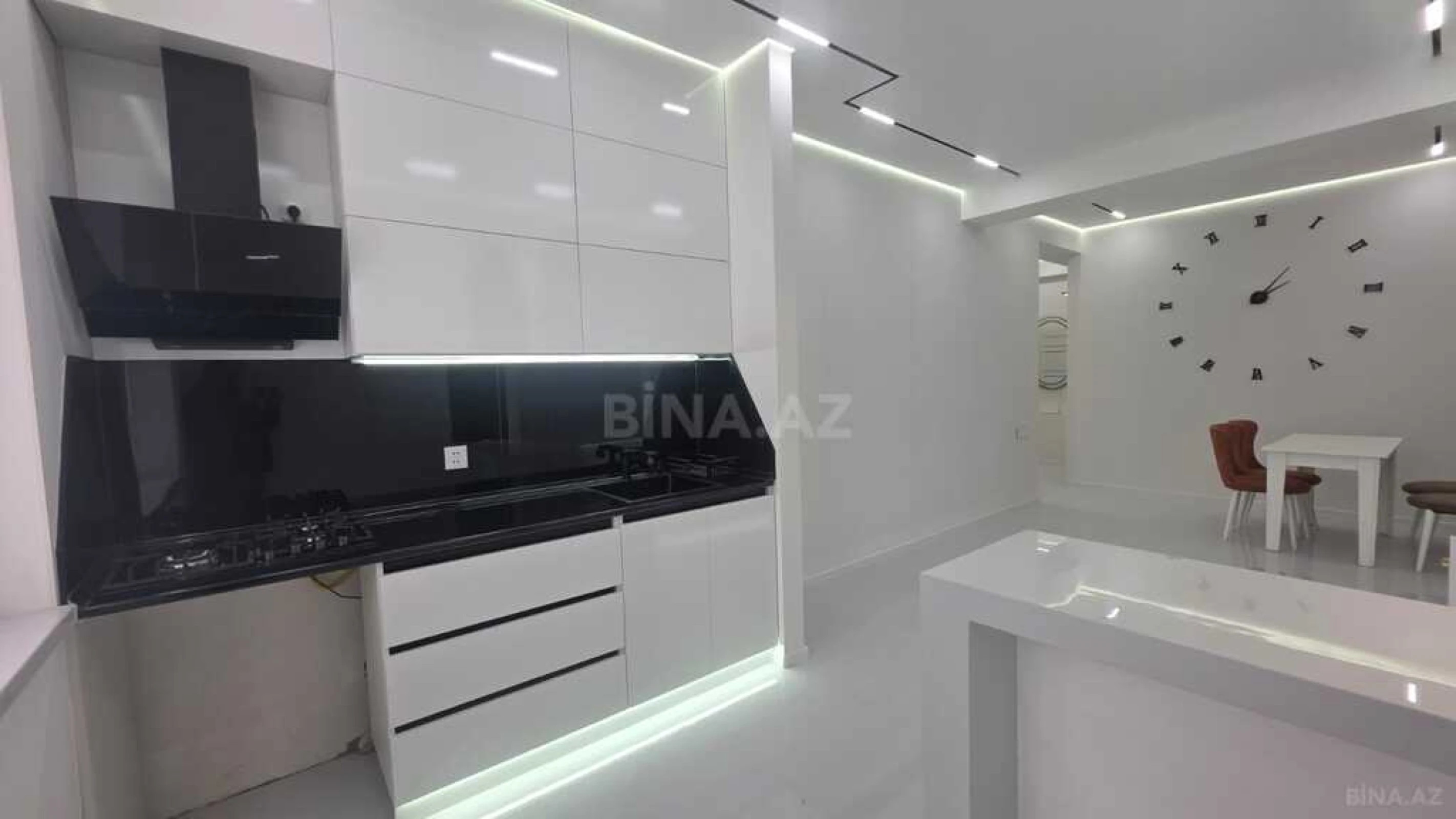 Satılır 2 otaqlı mənzil 61 m²