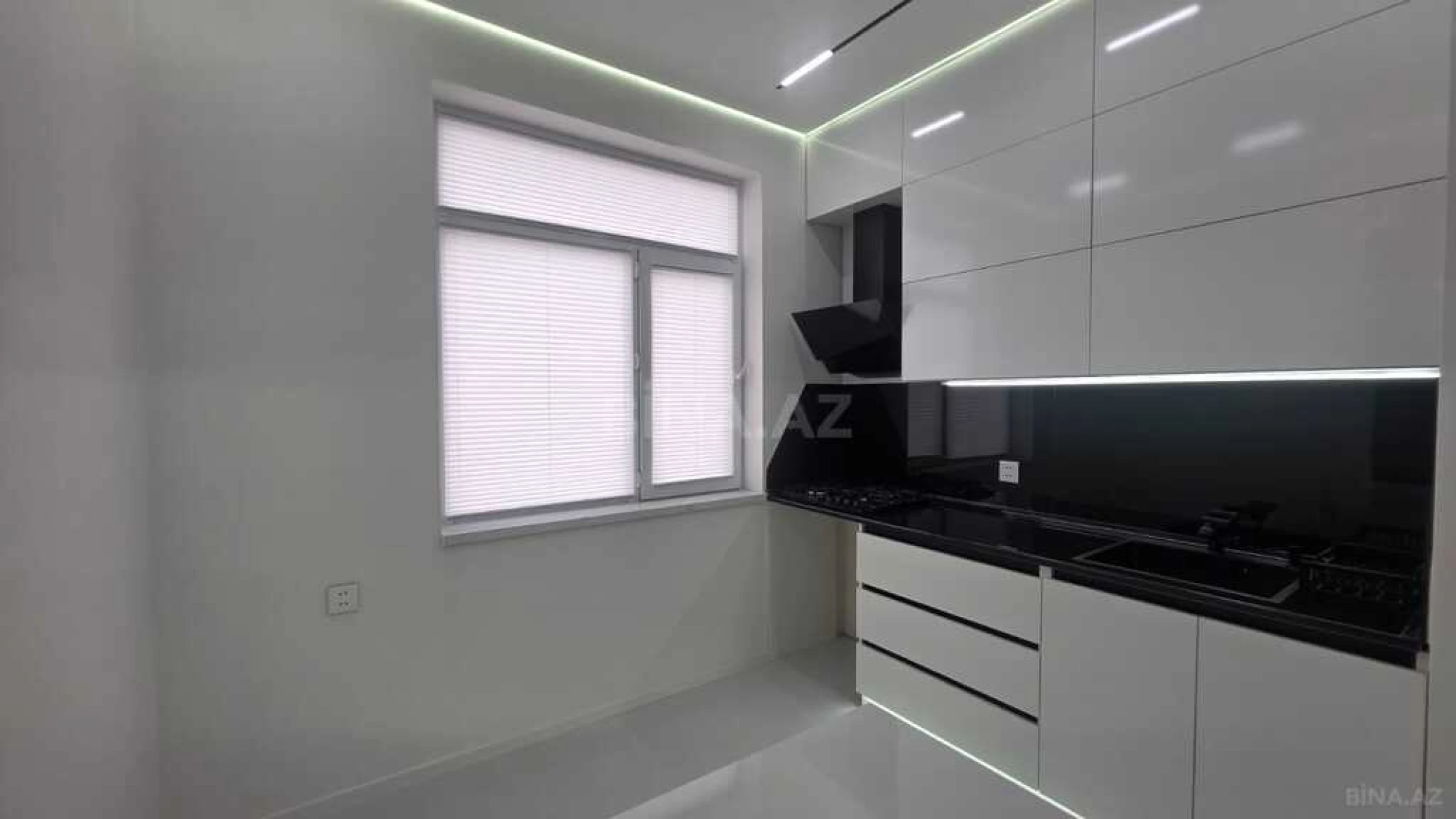 Satılır 2 otaqlı mənzil 61 m²