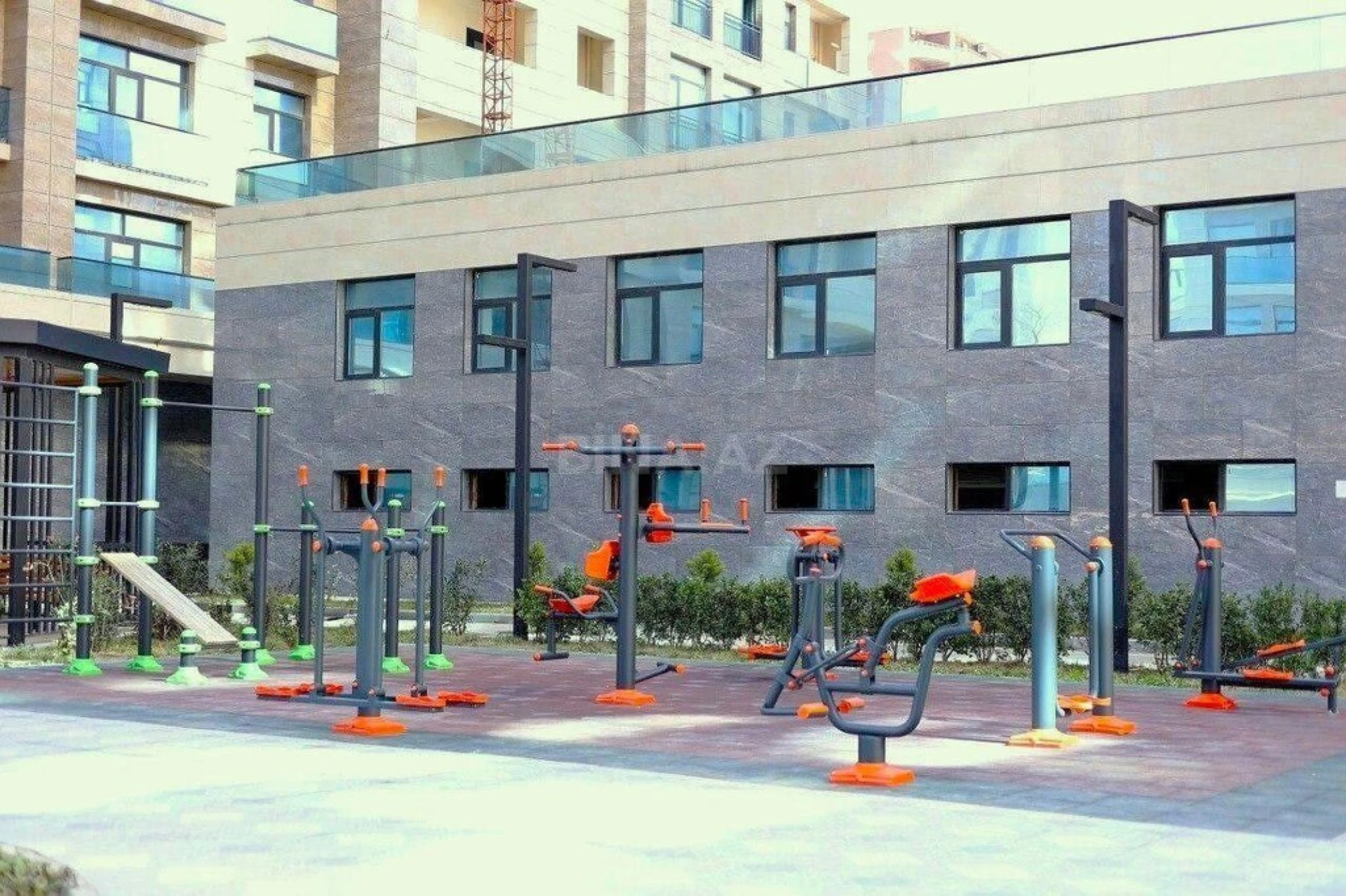 Satılır 5 otaqlı mənzil 268 m²