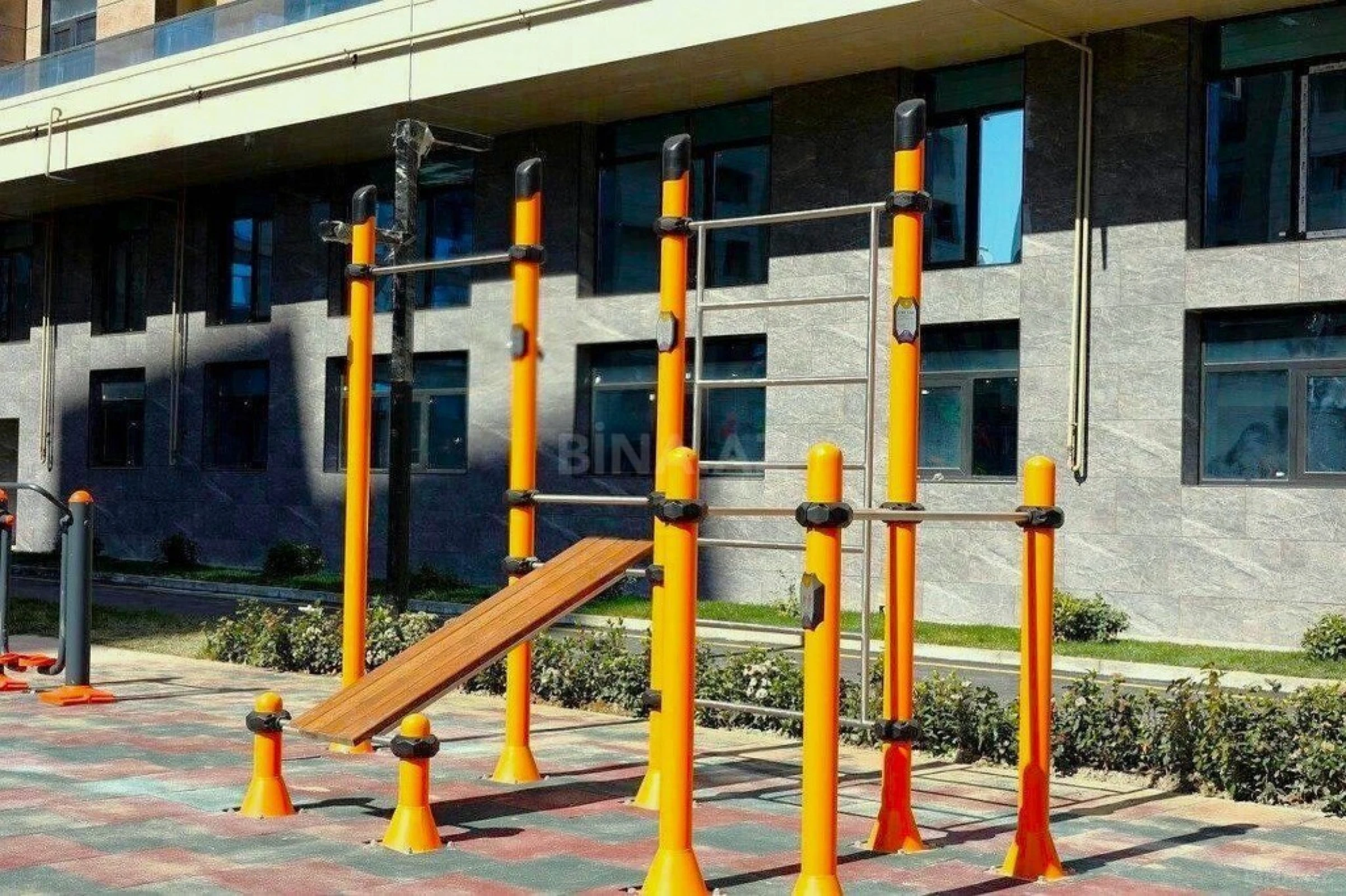 Satılır 5 otaqlı mənzil 268 m²