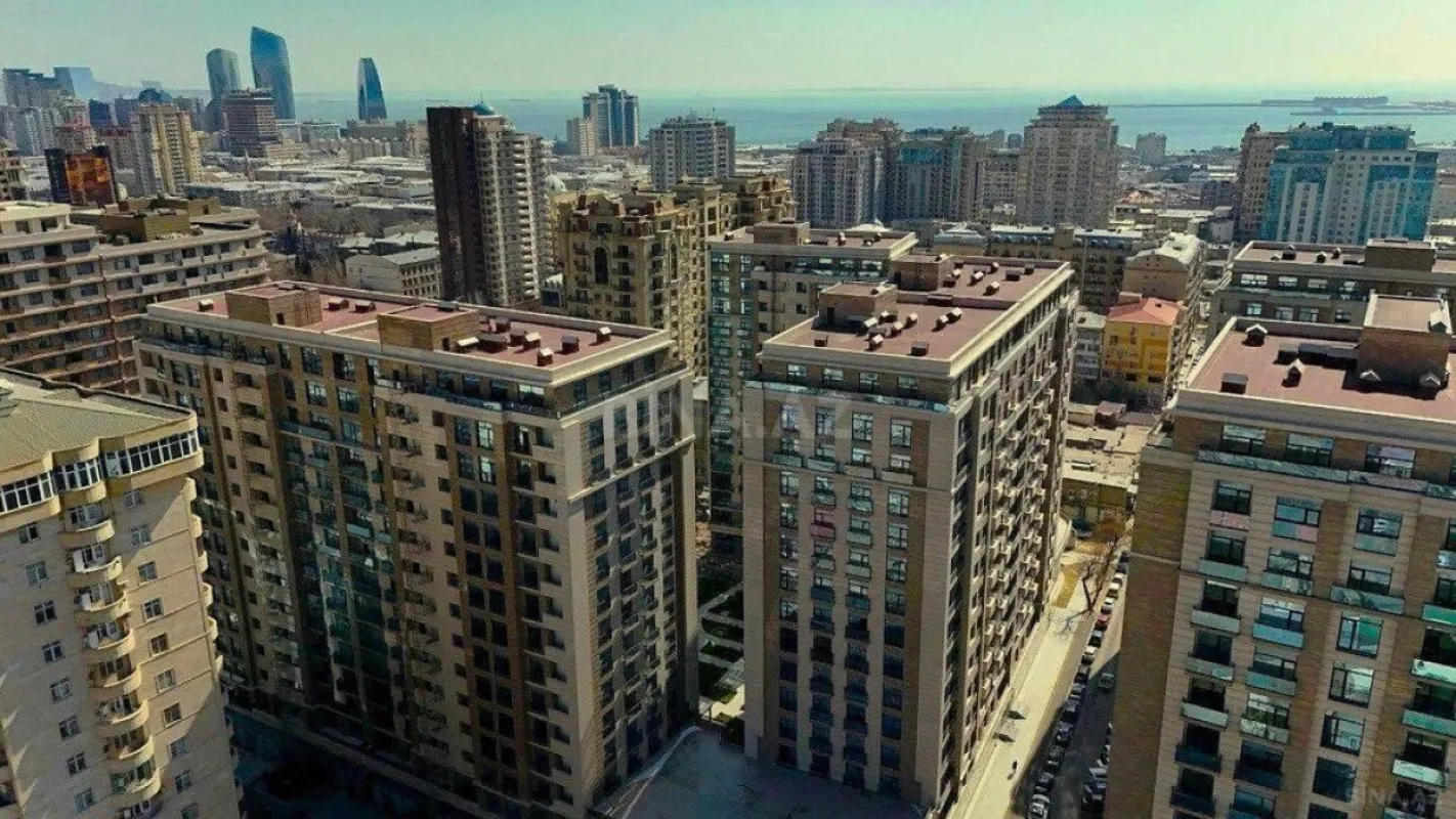 Satılır 5 otaqlı mənzil 268 m²