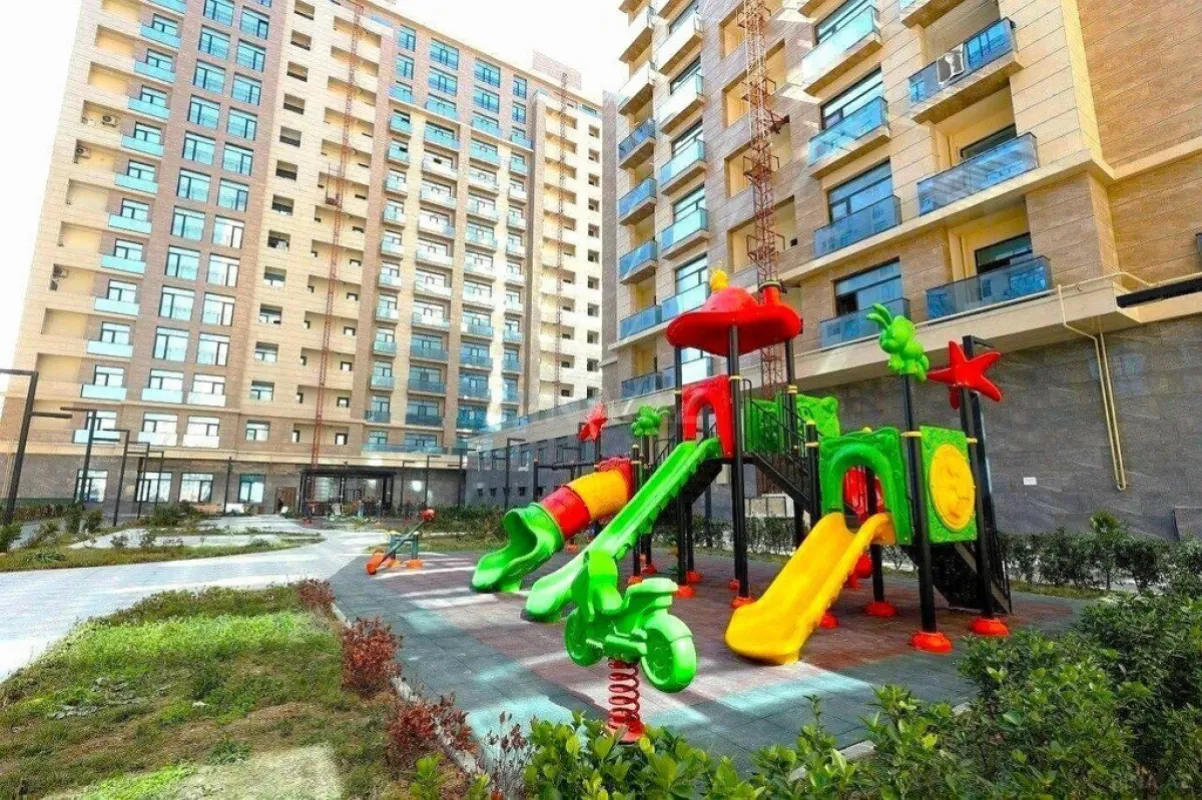 Satılır 5 otaqlı mənzil 268 m²