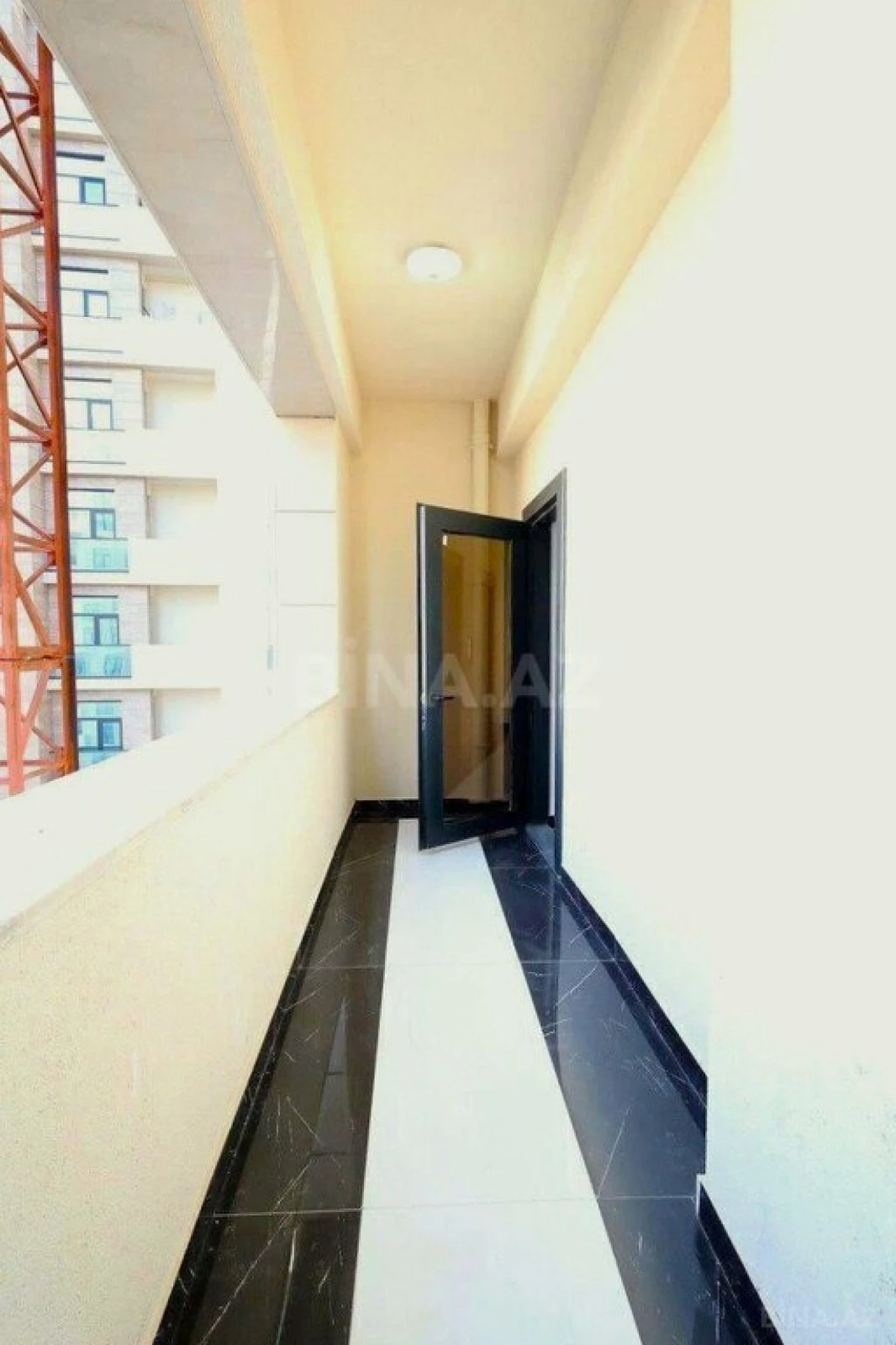 Satılır 5 otaqlı mənzil 268 m²