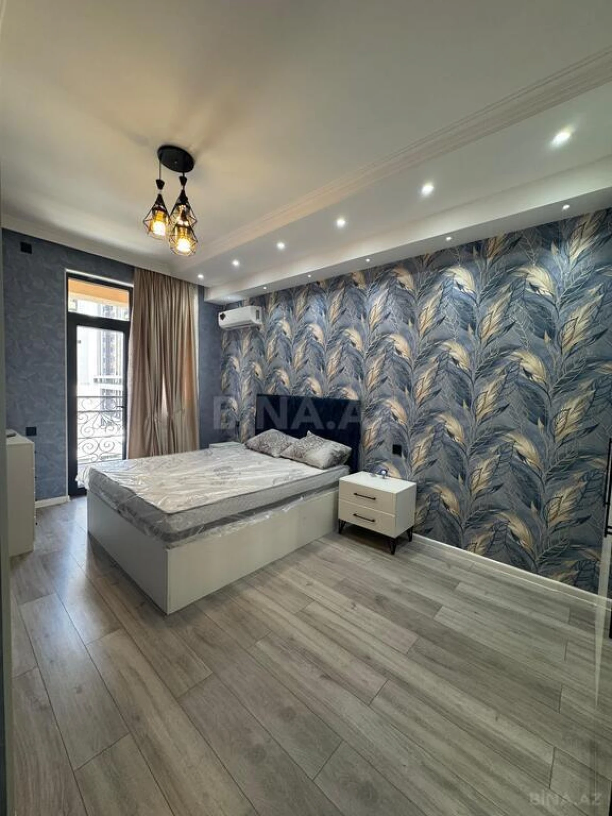 Satılır 3 otaqlı mənzil 114 m²