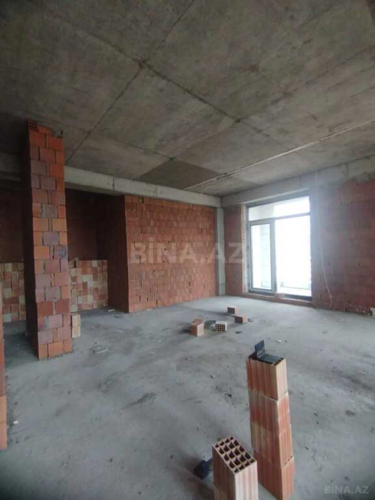 Satılır 3 otaqlı mənzil 126.7 m²