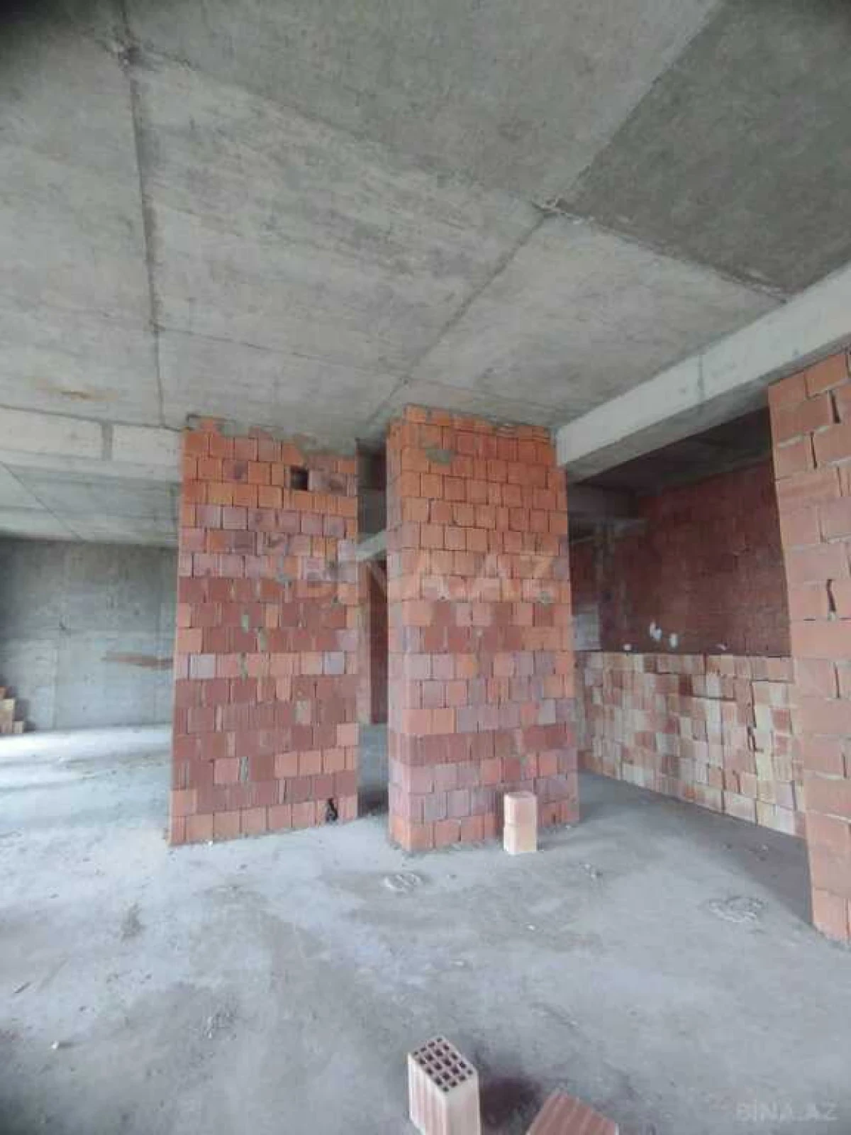 Satılır 3 otaqlı mənzil 126.7 m²