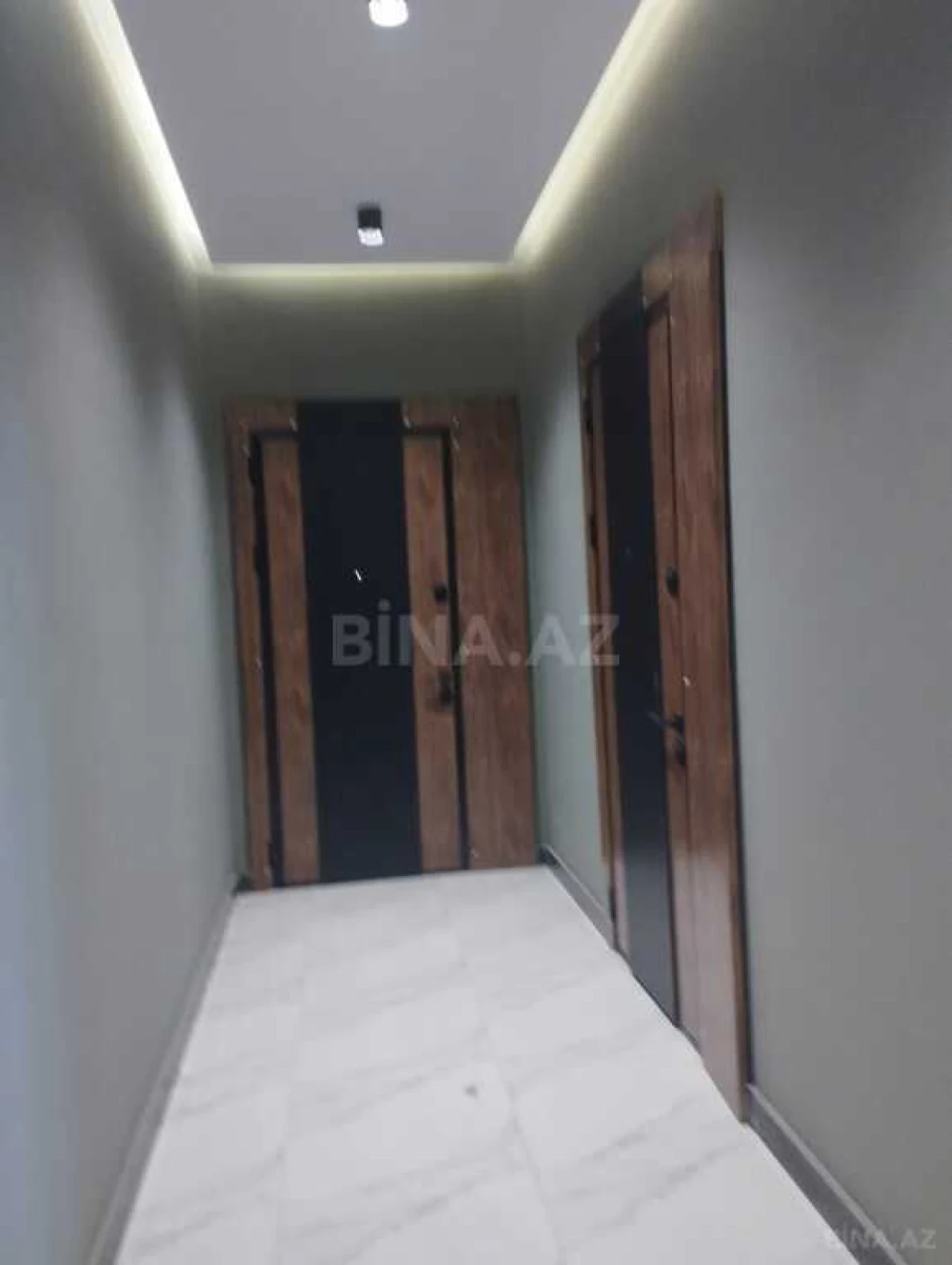 Satılır 3 otaqlı mənzil 126.7 m²