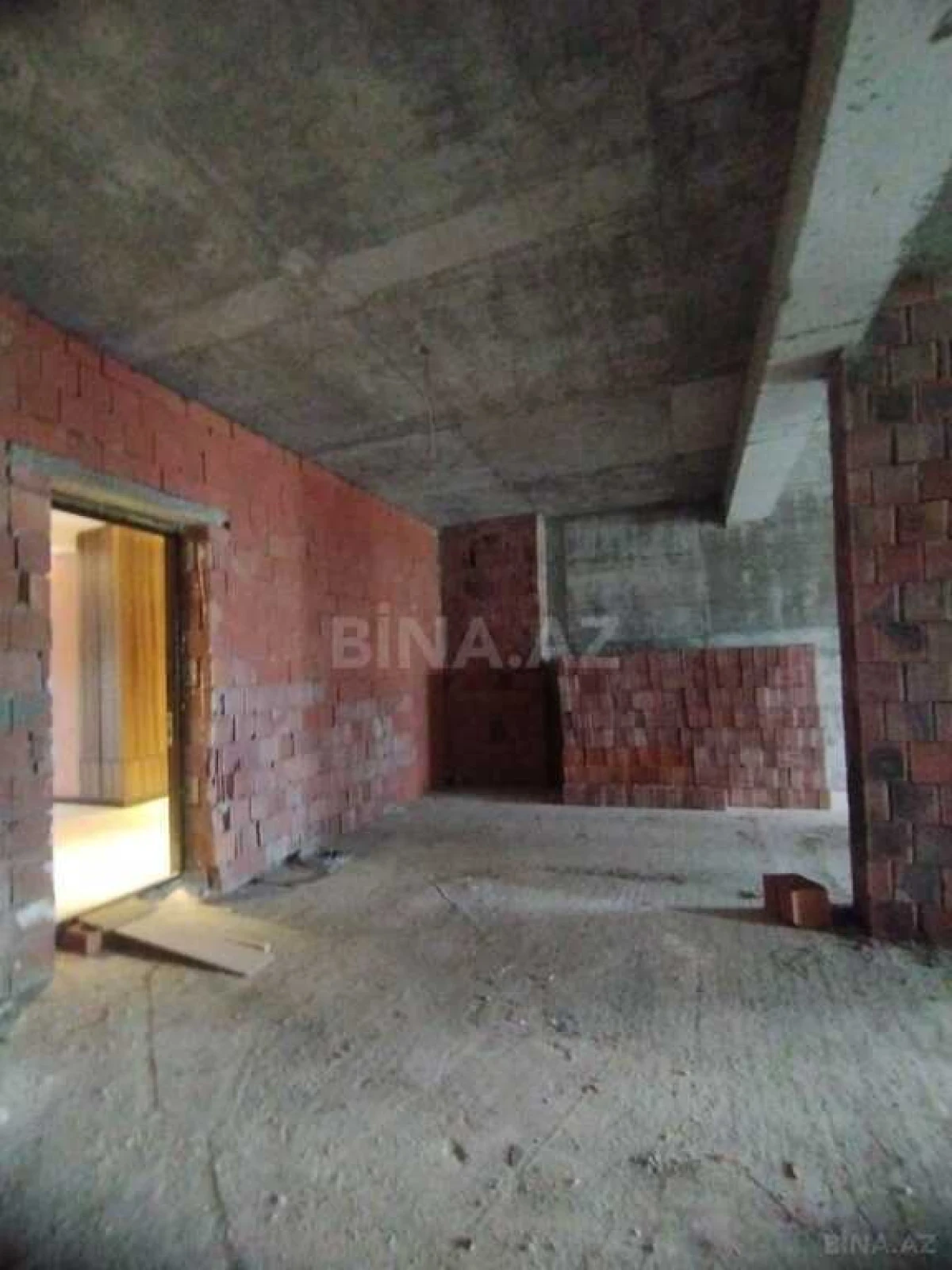 Satılır 3 otaqlı mənzil 126.7 m²