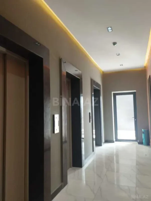 Satılır 3 otaqlı mənzil 126.7 m²