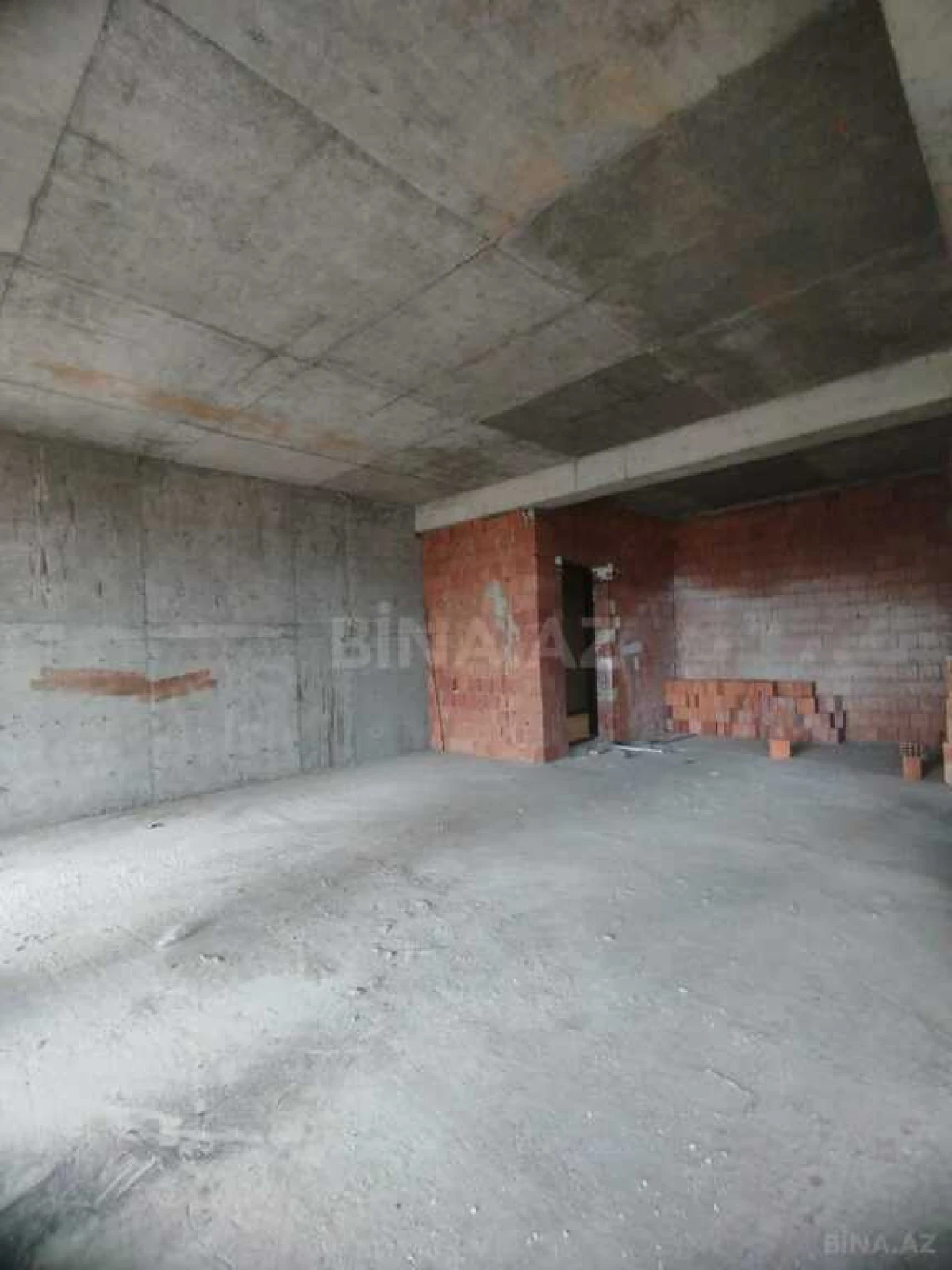 Satılır 3 otaqlı mənzil 126.7 m²