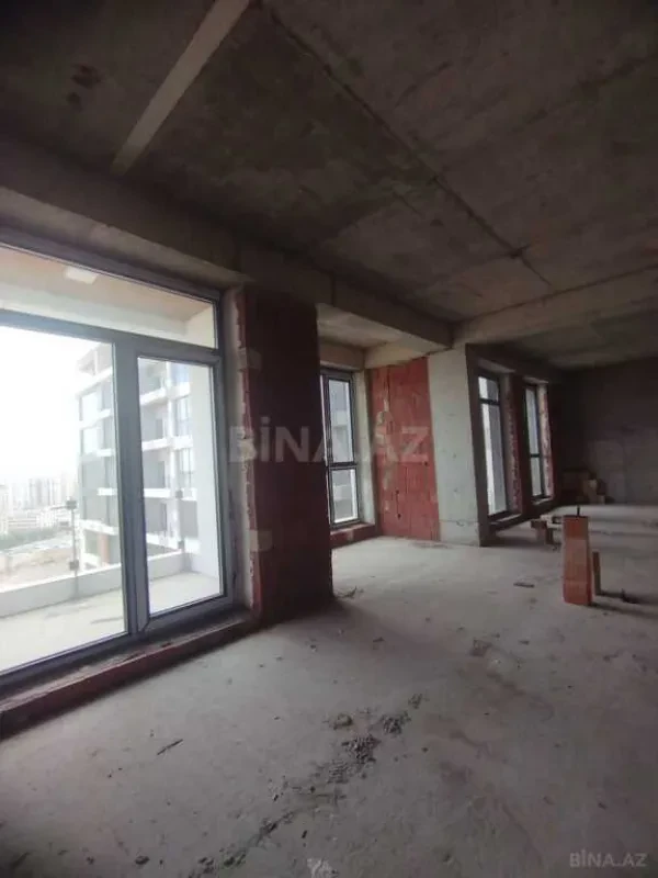 Satılır 3 otaqlı mənzil 126.7 m²