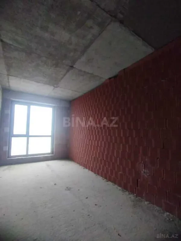 Satılır 3 otaqlı mənzil 126.7 m²