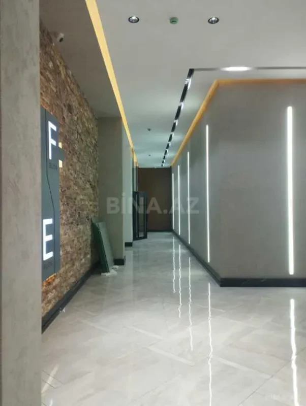 Satılır 3 otaqlı mənzil 126.7 m²