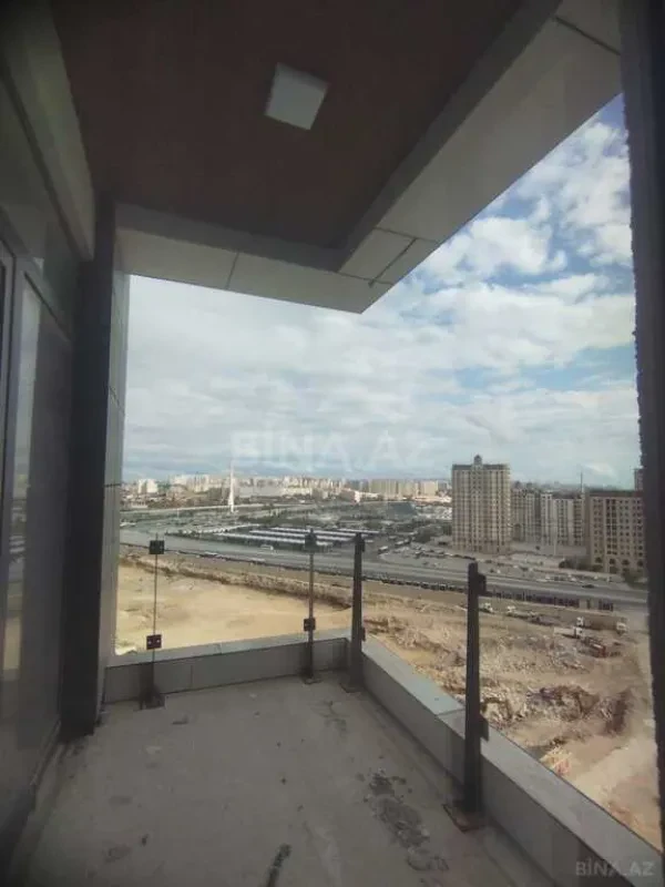 Satılır 3 otaqlı mənzil 126.7 m²