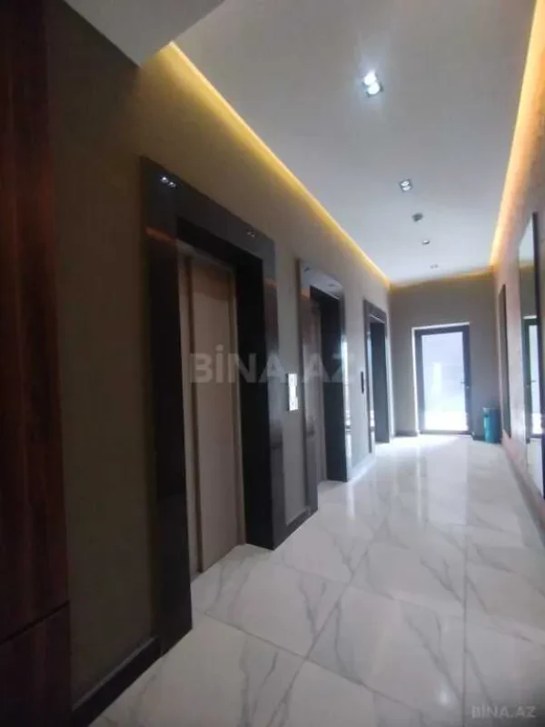 Satılır 3 otaqlı mənzil 126.7 m²