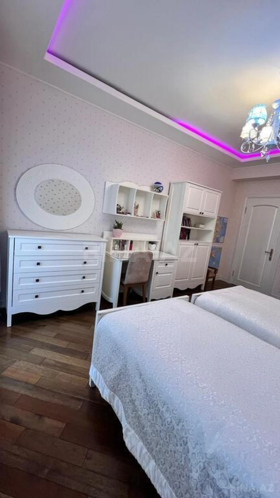 Satılır 4 otaqlı mənzil 165 m²