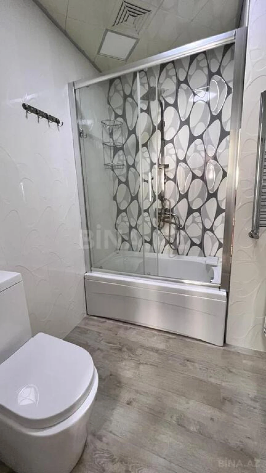 Satılır 4 otaqlı mənzil 165 m²