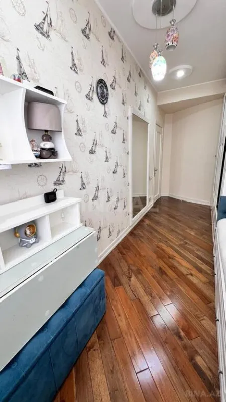 Satılır 4 otaqlı mənzil 165 m²