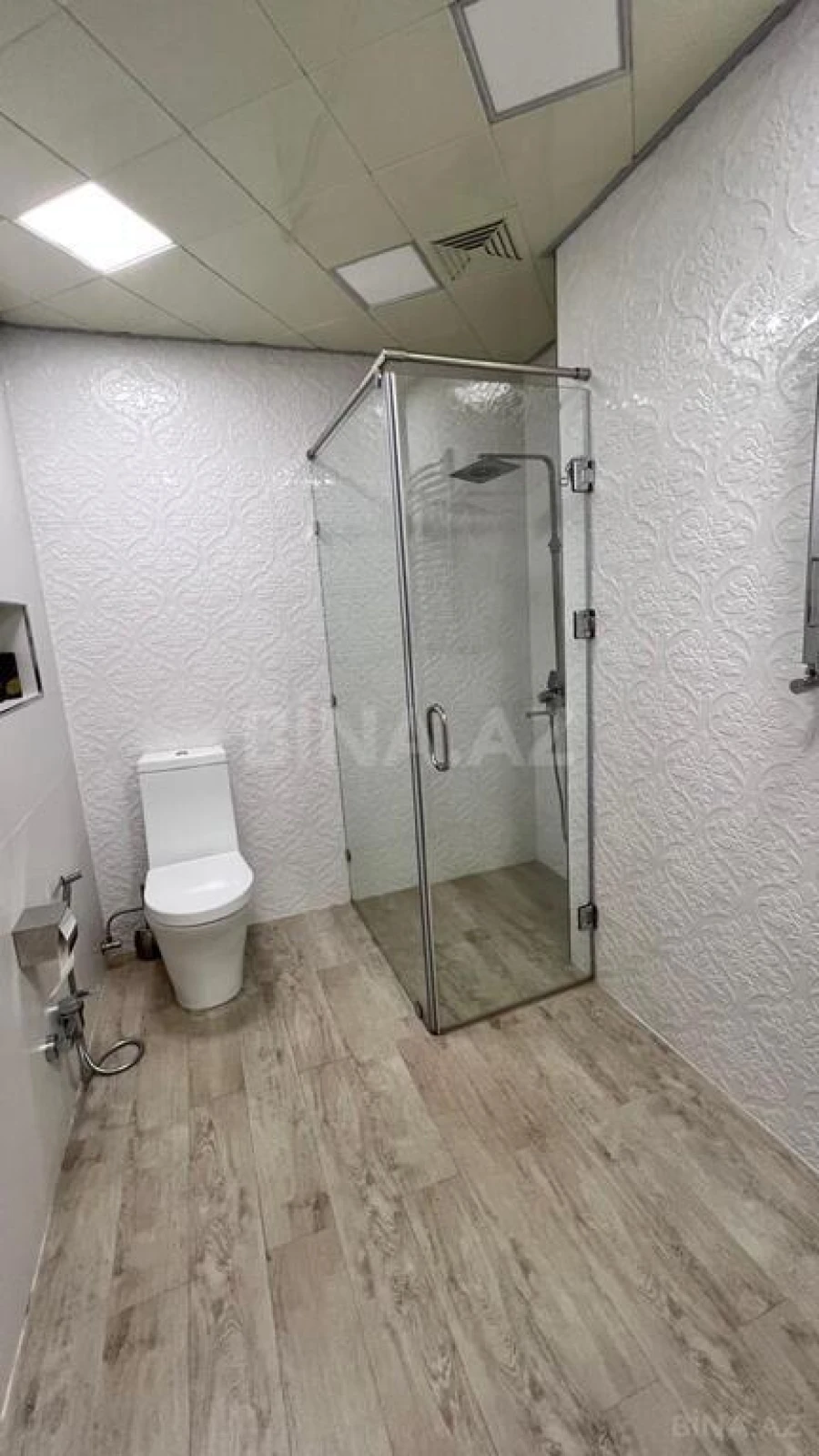 Satılır 4 otaqlı mənzil 165 m²