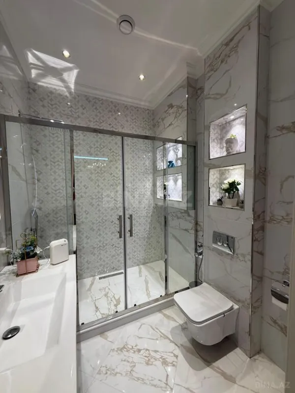 Satılır 7 otaqlı həyət evi 760 m²